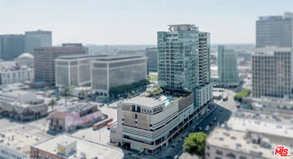 3785 Wilshire Boulevard 1001, Los Angeles, California 90010 home-pic-30